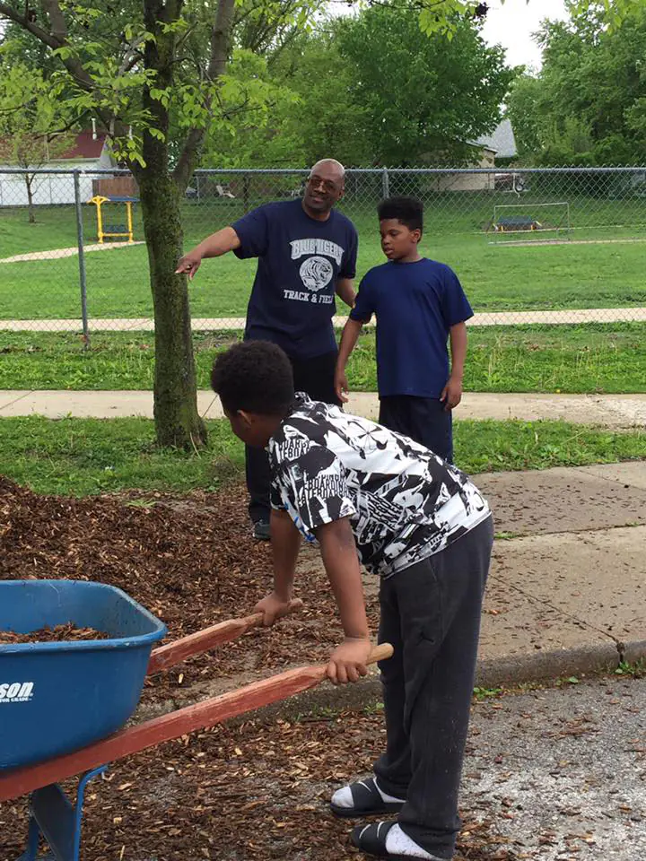 service opportunities for youth Des Moines IA