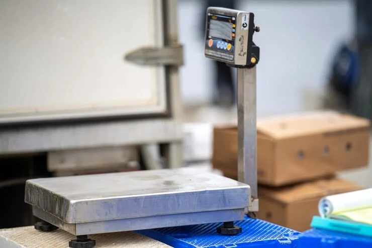 What Causes Weight Differences on Warehouse Shipping Scales?