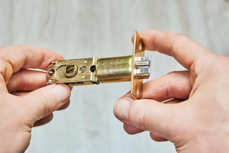 Can a Locksmith Denver Technician Replace Modern Smart Keys?